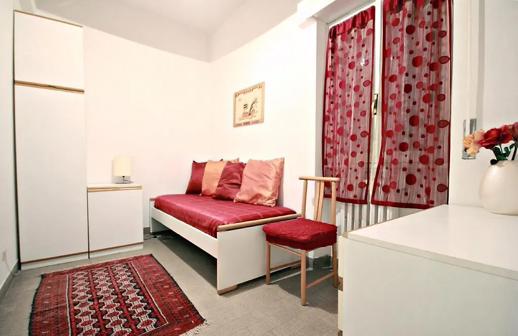 La Maison Rouge Hotel Roma 0*,