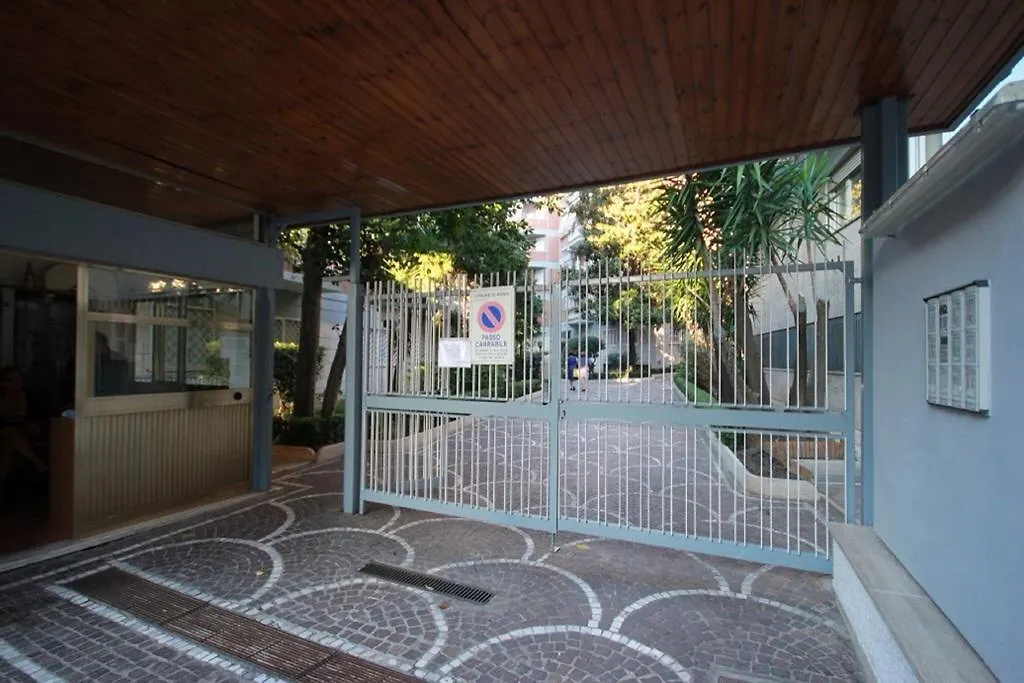 La Maison Rouge Otel Roma Tatil Evi
